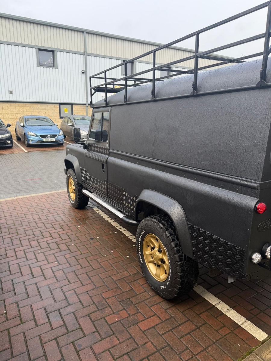 1988 Land Rover Defender 110 Image 3